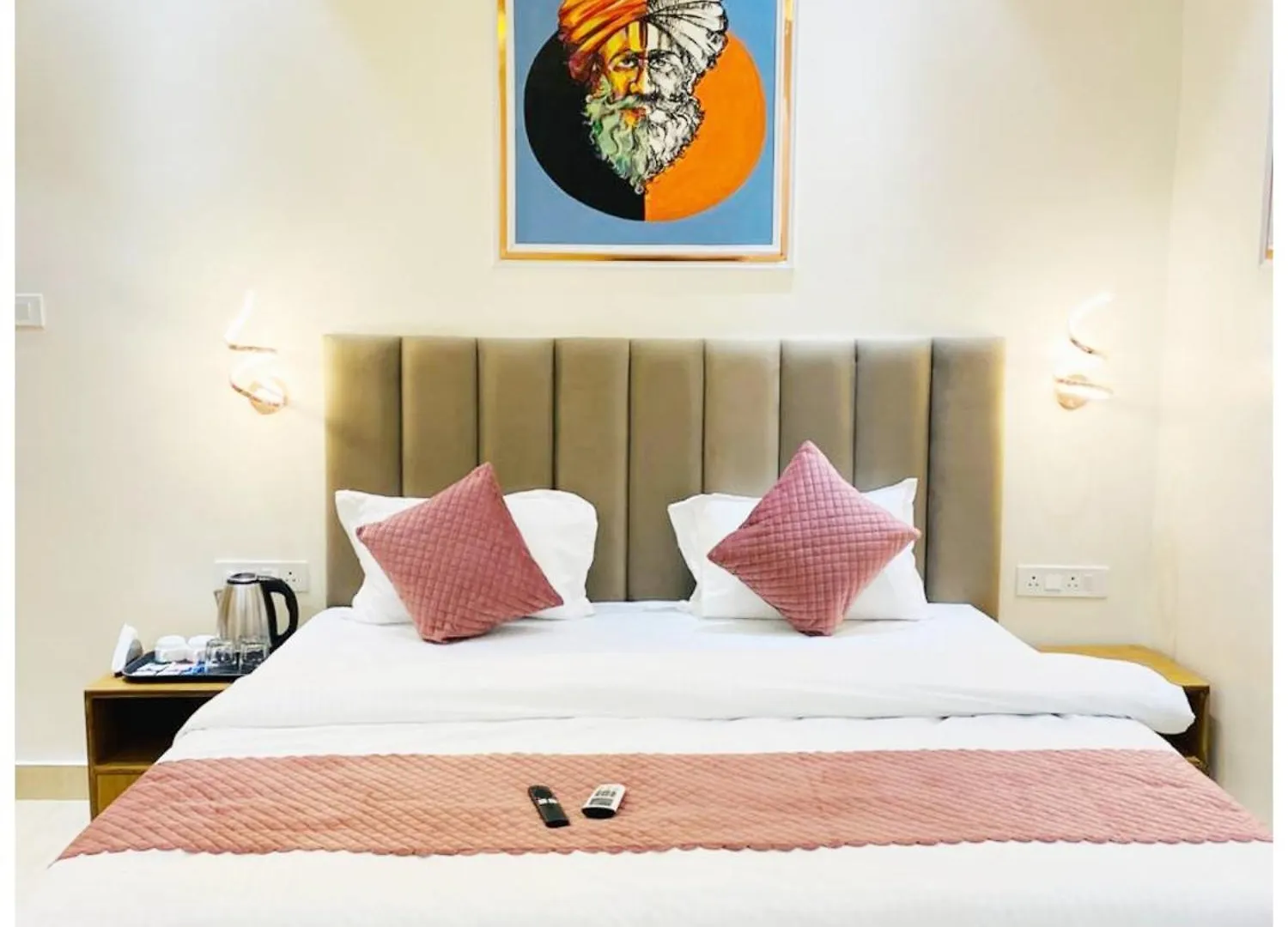 Hotel The Banaras Inn !Near Kashi Vishwanath Temple - Providing Air Conditioned And Well Decorated Rooms With Free Wi-Fi - Best Hotel In 瓦拉纳西