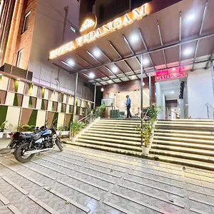 Vedangam ! - Foreigner's Choice ! Fully Air-conditioned With Parking Availability, Near Kashi Vishwanath Temple, And Ganga Ghat **** Varanasi