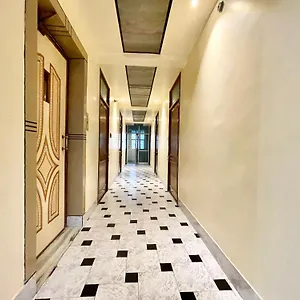 Shivam ! होटल शिवम హోటల్ శివం ஹோட்டல் சிவம் Foreigner's Choice ! Fully Air-conditioned With Lift & Parking Availability, Near Kashi Vishwanath Temple, And Ganga Ghat, Best In 2 **** Varanasi