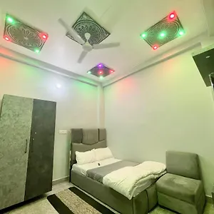Prakash ! ! Fully-air-conditioned At Prime Location With Off Site Parking Availability, Near Kashi Vishwanath Temple, And Ganga Ghat, Newly Constructed And Luxurious - 3 **** Varanasi