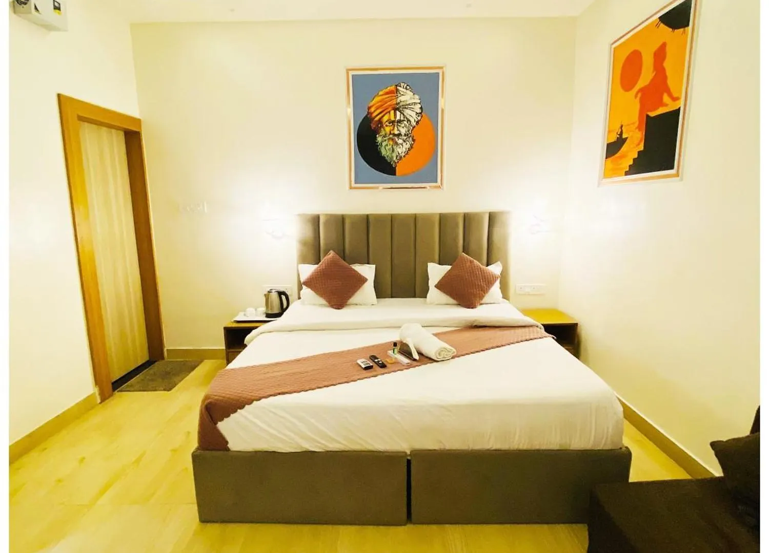 Hotel The Banaras Inn !Near Kashi Vishwanath Temple - Providing Air Conditioned And Well Decorated Rooms With Free Wi-Fi - Best Hotel In Varanasi