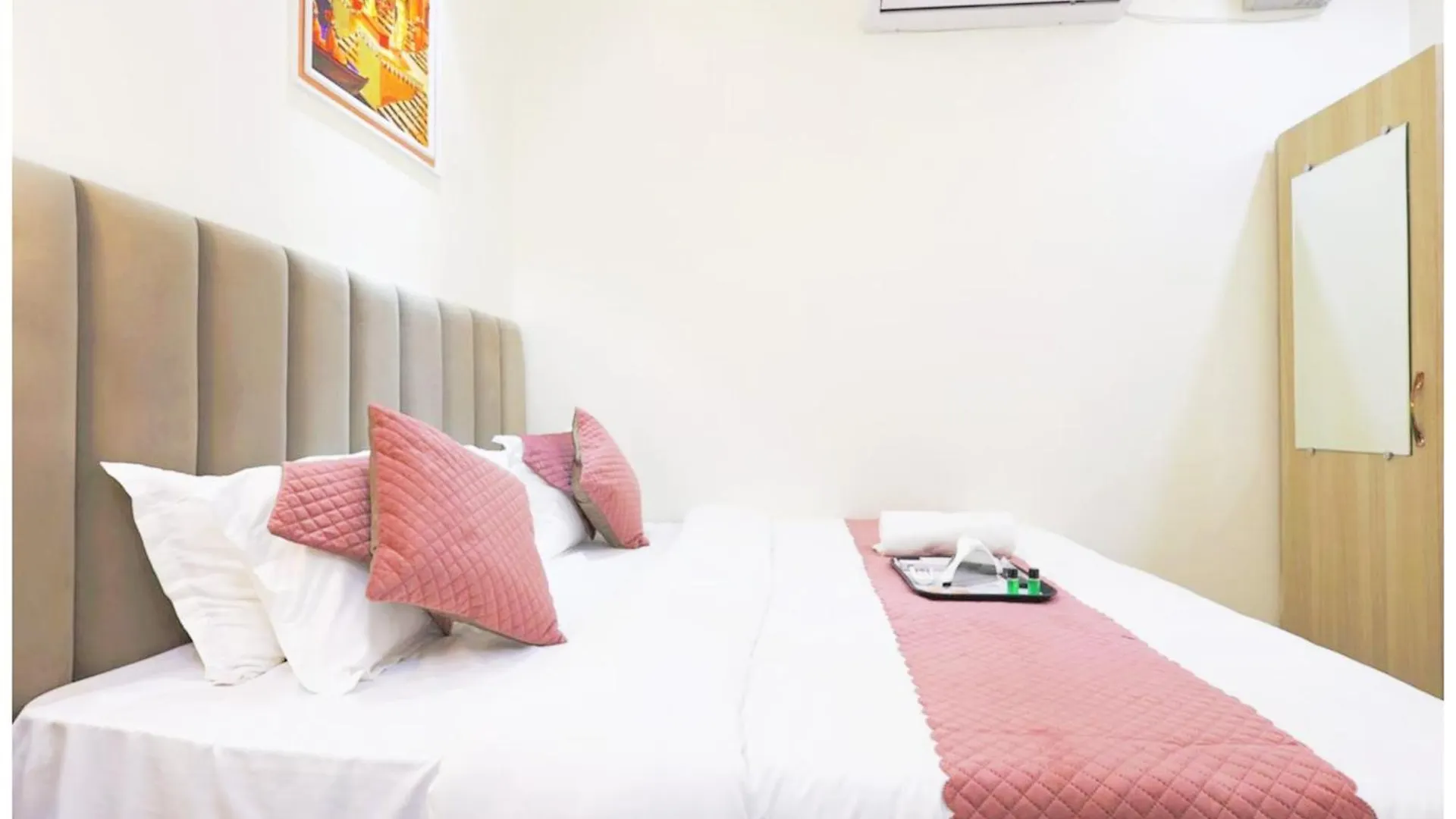 Hotel The Banaras Inn !Near Kashi Vishwanath Temple - Providing Air Conditioned And Well Decorated Rooms With Free Wi-Fi - Best Hotel In Varanasi